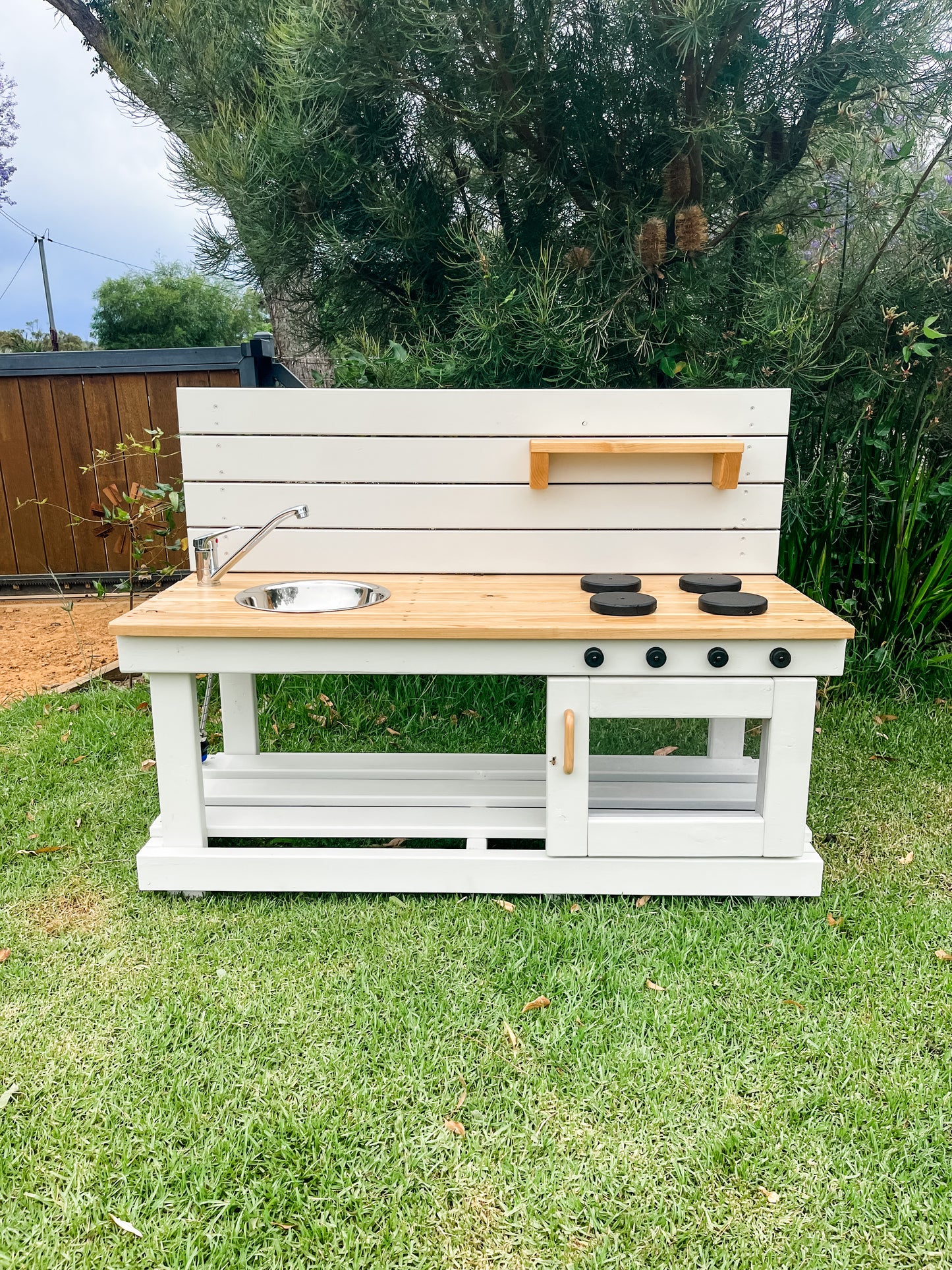 Learn by Nature Sensory Mud Kitchen