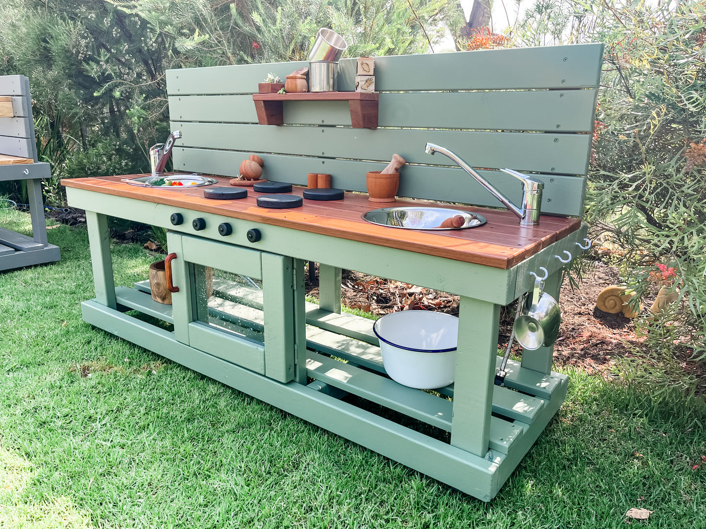 Deluxe Sensory Mud Kitchen